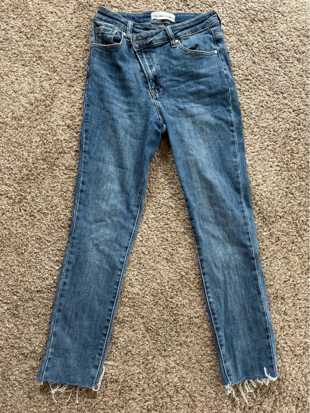 Women’s Skinny Jeans in Faded Blue Denim
